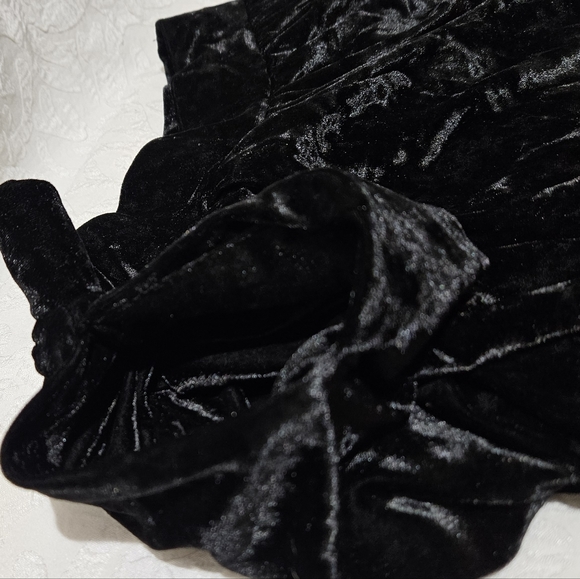 L'Amour Pocket Black Velvet Mini Skirt - Picture 6 of 10